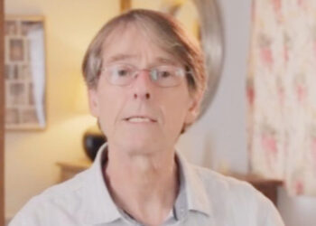 Bývalý viceprezident Pfizeru označil „asymptomatický přenos“ a „varianty“ viru Covid- 19 za zcela vymyšlené pojmy