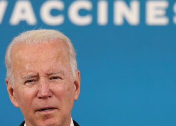 Druhý federální soudce zablokoval Bidenovo nařízení povinného očkování !