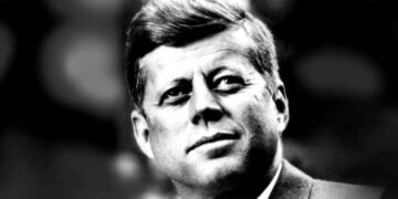 Biden selektivně zveřejnil spisy o atentátu na JFK