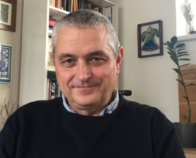 Petr Bohuš, bývalý šéfredaktor zpravodajství ČT, založil projekt k odhalování manipulací v reportážích mainstreamových medií