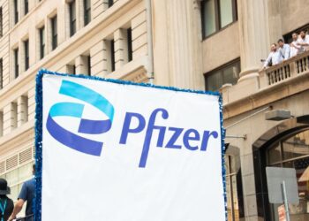 Soudce nařídil FDA urychlit vydání dokumentů o vakcínách společnosti Pfizer