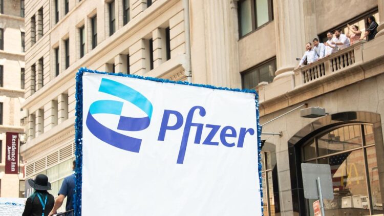 Soudce nařídil FDA urychlit vydání dokumentů o vakcínách společnosti Pfizer